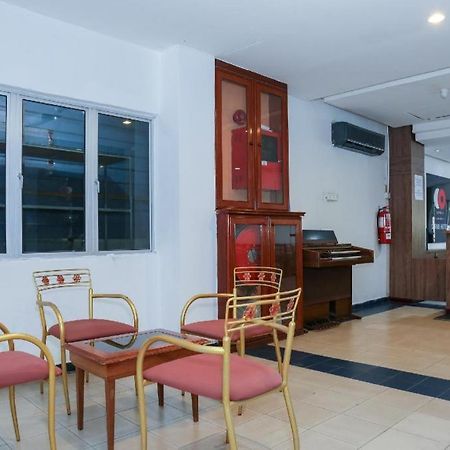 Capital O 89876 Safari Hotel Kampong Pasir Bogak Zewnętrze zdjęcie