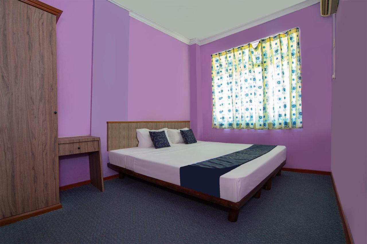 Capital O 89876 Safari Hotel Kampong Pasir Bogak Zewnętrze zdjęcie