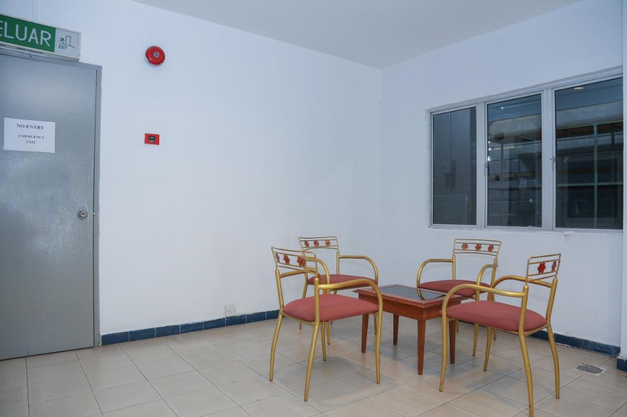 Capital O 89876 Safari Hotel Kampong Pasir Bogak Zewnętrze zdjęcie