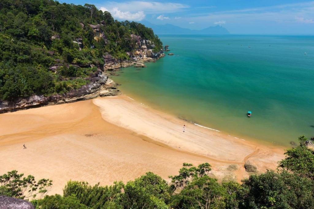 Capital O 89876 Safari Hotel Kampong Pasir Bogak Zewnętrze zdjęcie