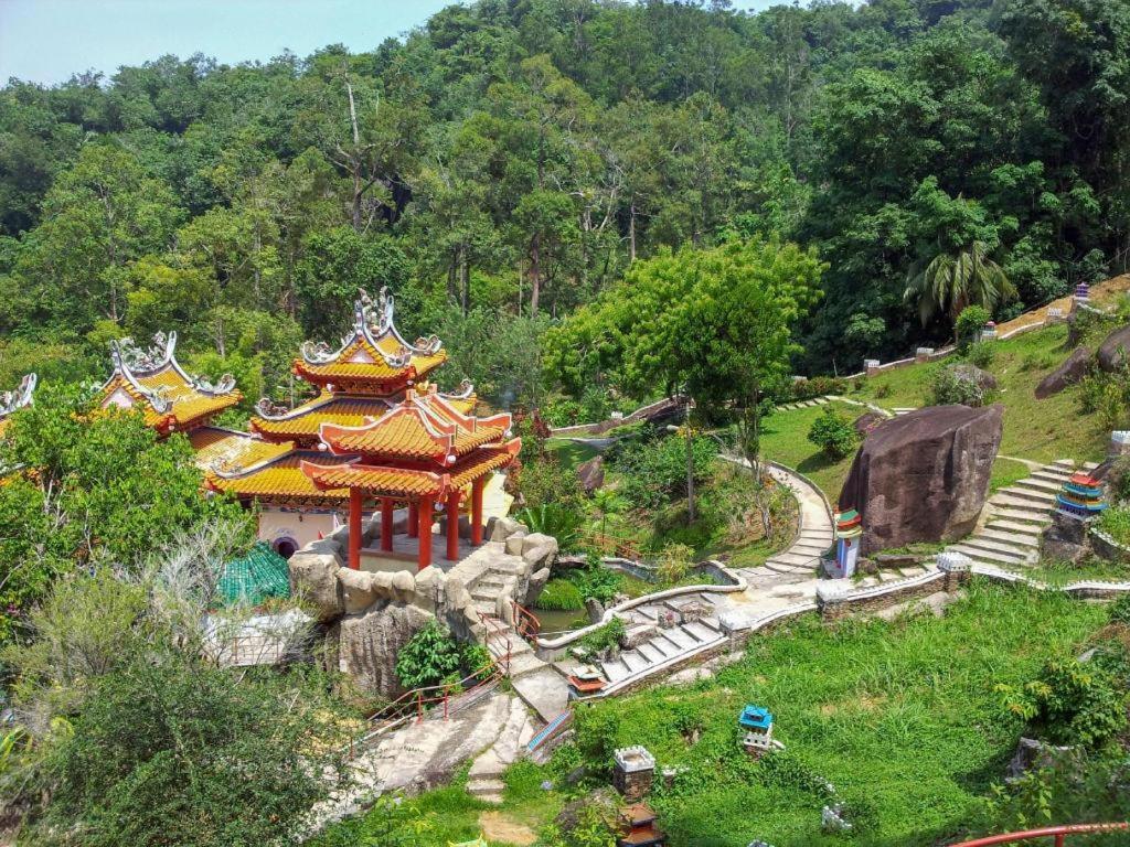 Capital O 89876 Safari Hotel Kampong Pasir Bogak Zewnętrze zdjęcie