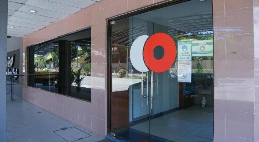 Capital O 89876 Safari Hotel Kampong Pasir Bogak Zewnętrze zdjęcie