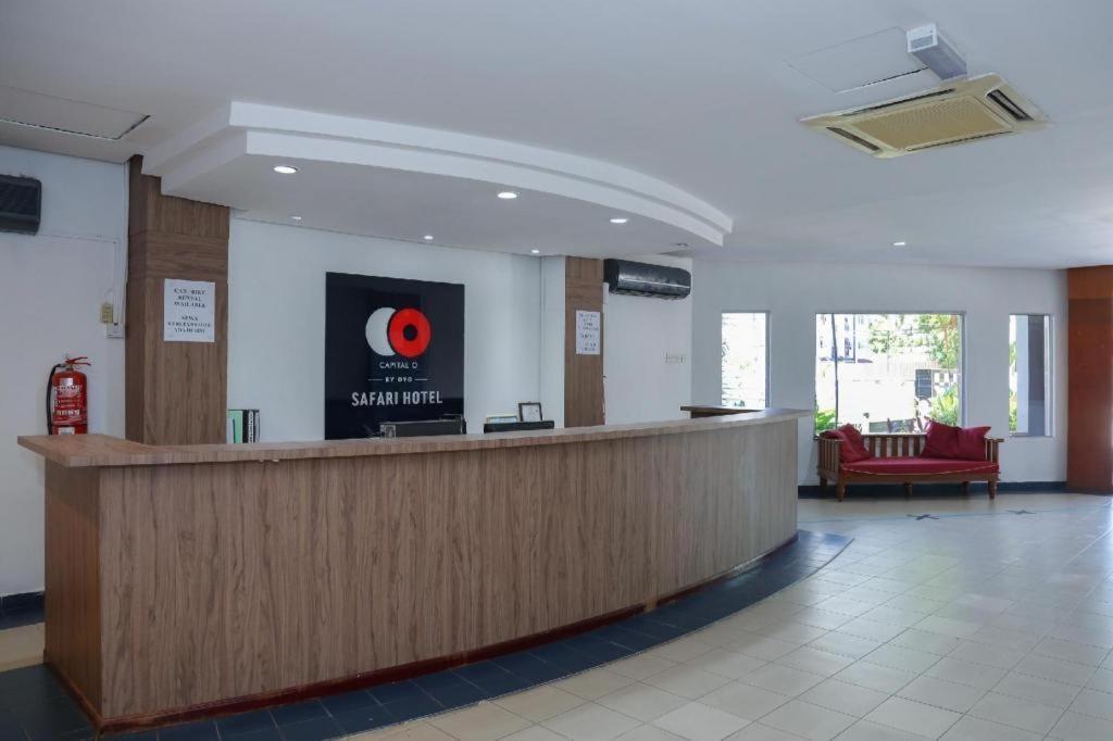 Capital O 89876 Safari Hotel Kampong Pasir Bogak Zewnętrze zdjęcie